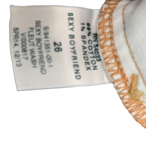 GAP 5” Mid Rise Sexy Boyfriend Denim Light Distressed Cuffed Shorts Size 26 NWOT - Picture 12 of 12